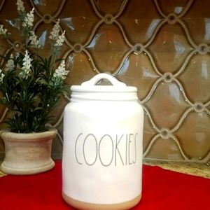 RAE DUNN Cookies Jar.
